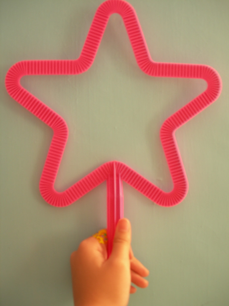 star shaped bubble blowing apparatus